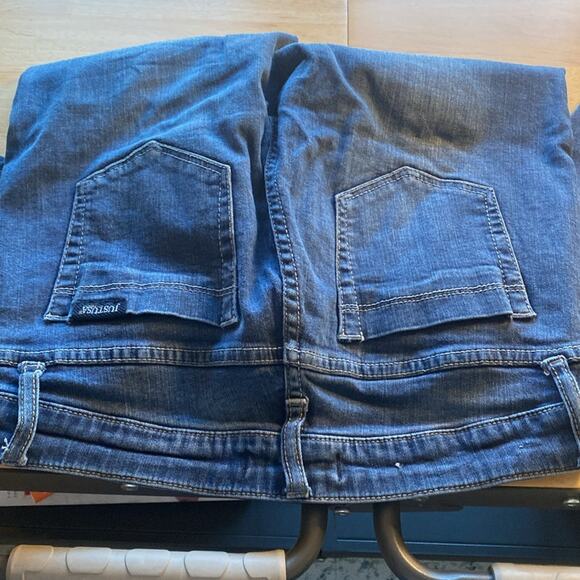 Classic Blue Women's Jeans - Picture 3 of 5